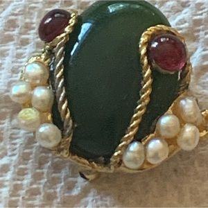 Antique SWO INC. pure jade with 14 old pearls frog brooch.